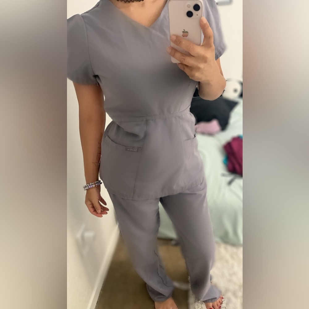 Jaanuu Scrub Set